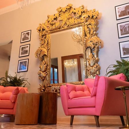 Hostal Poquito A Poquito Valladolid  Eksteriør billede