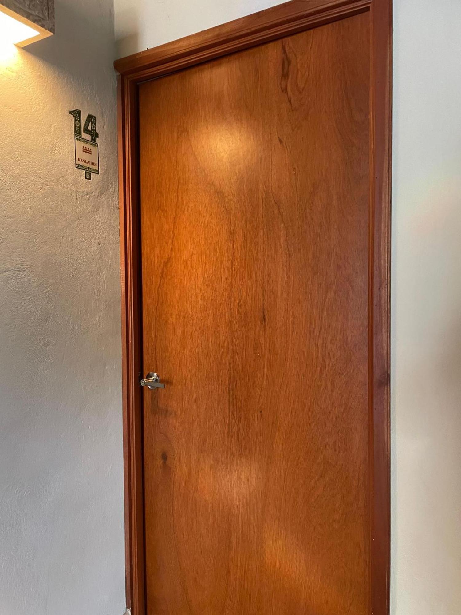 Hostal Poquito A Poquito Valladolid  Eksteriør billede