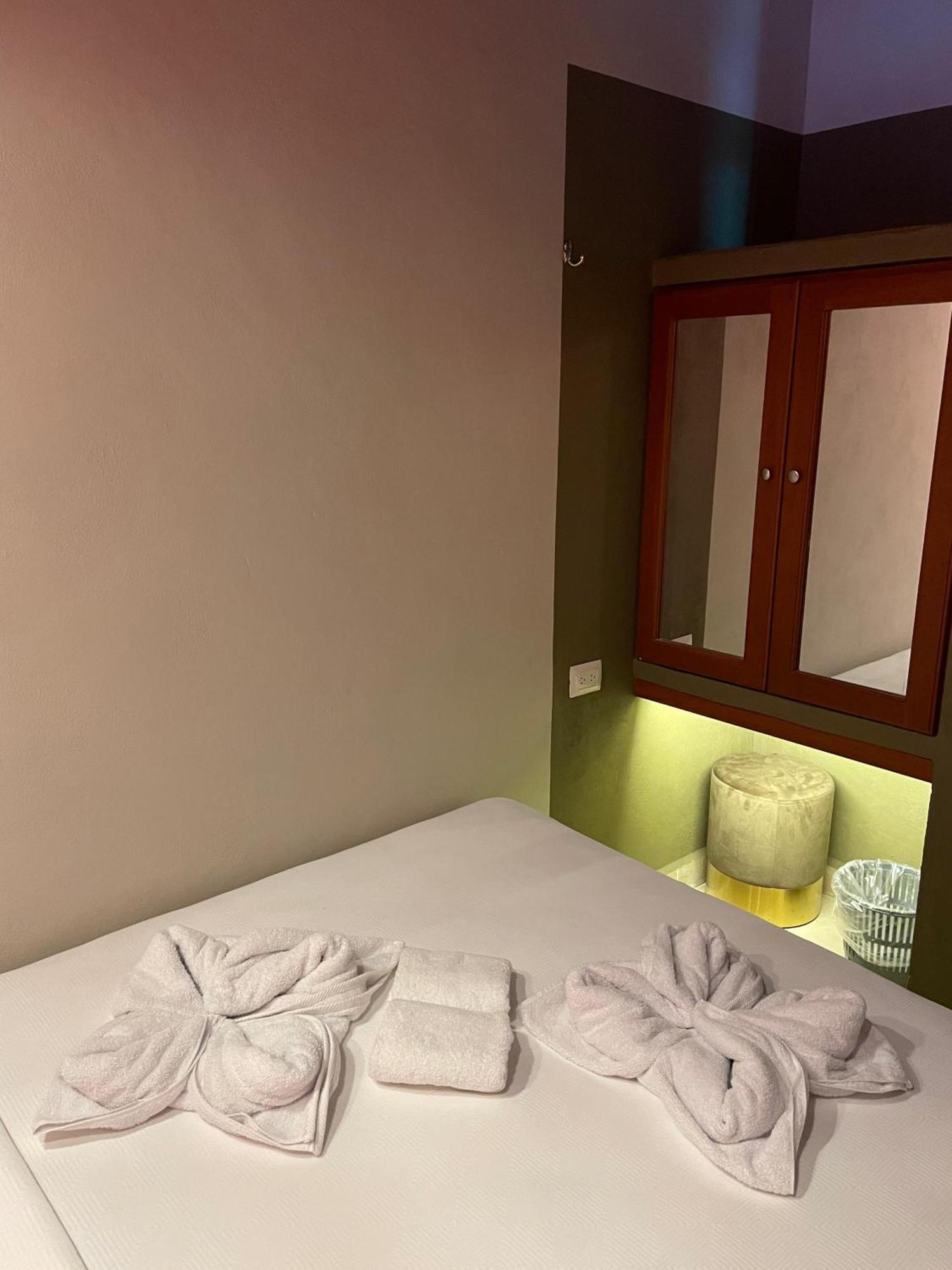 Hostal Poquito A Poquito Valladolid  Eksteriør billede