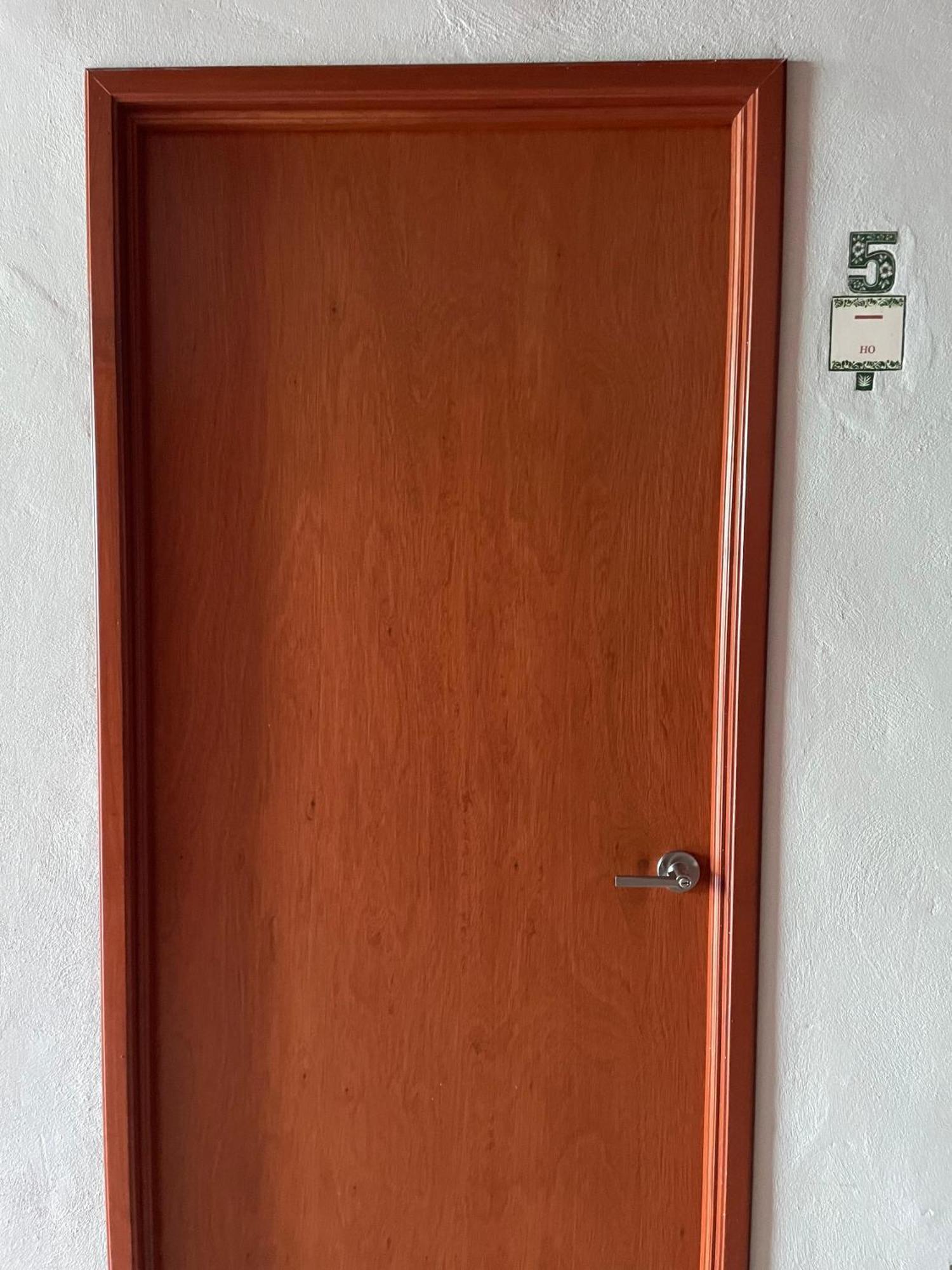 Hostal Poquito A Poquito Valladolid  Eksteriør billede