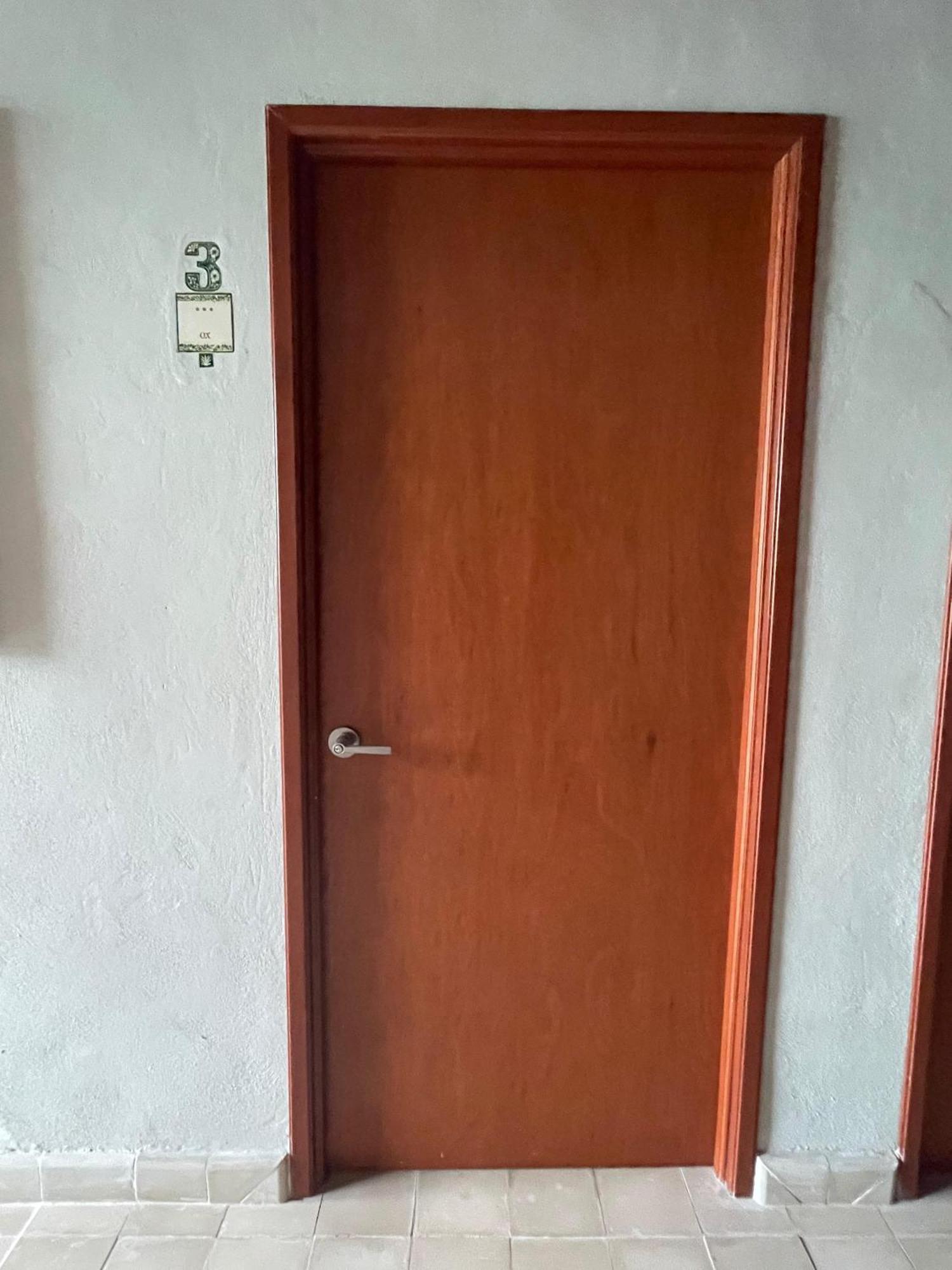 Hostal Poquito A Poquito Valladolid  Eksteriør billede