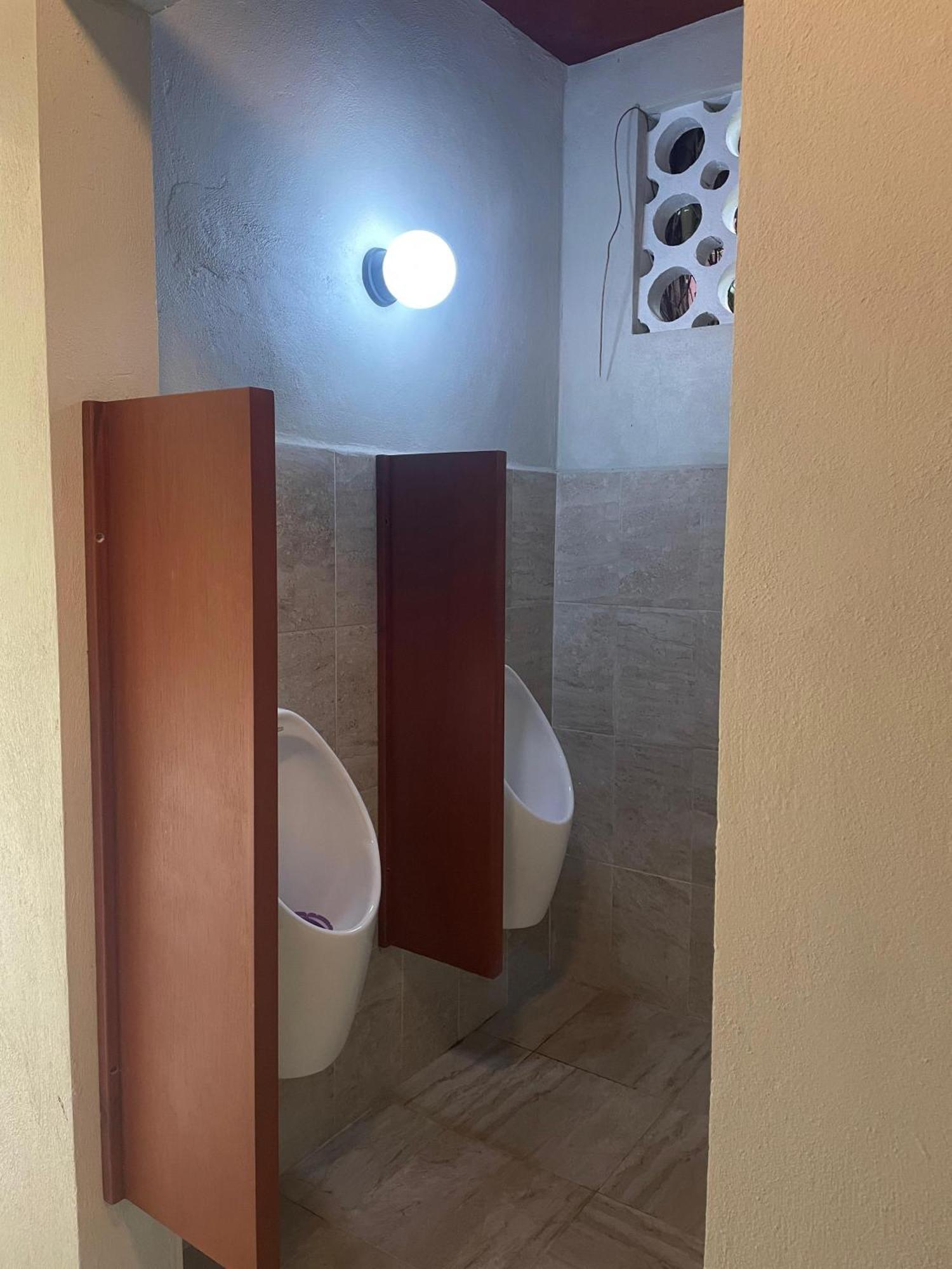 Hostal Poquito A Poquito Valladolid  Eksteriør billede