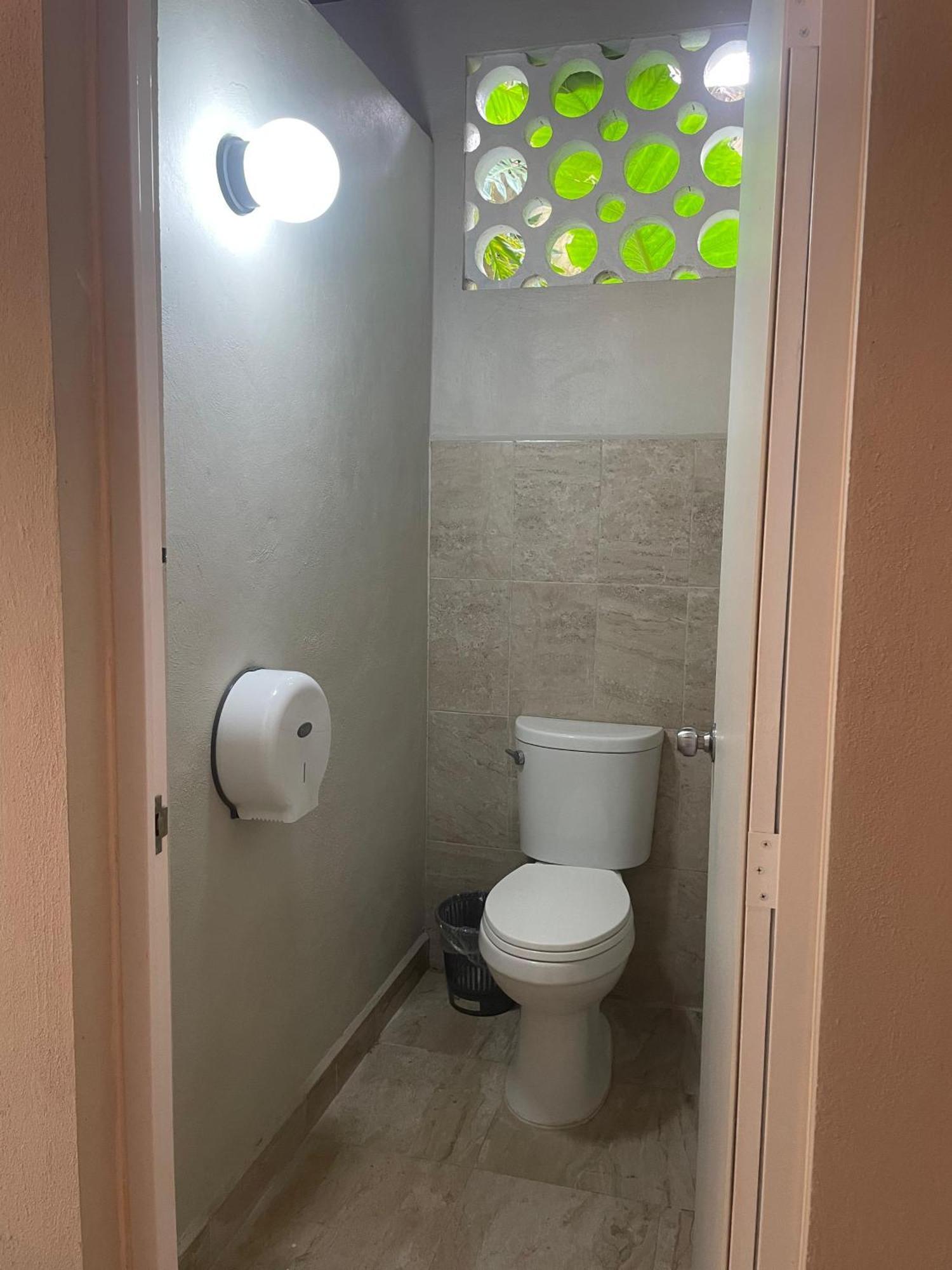 Hostal Poquito A Poquito Valladolid  Eksteriør billede